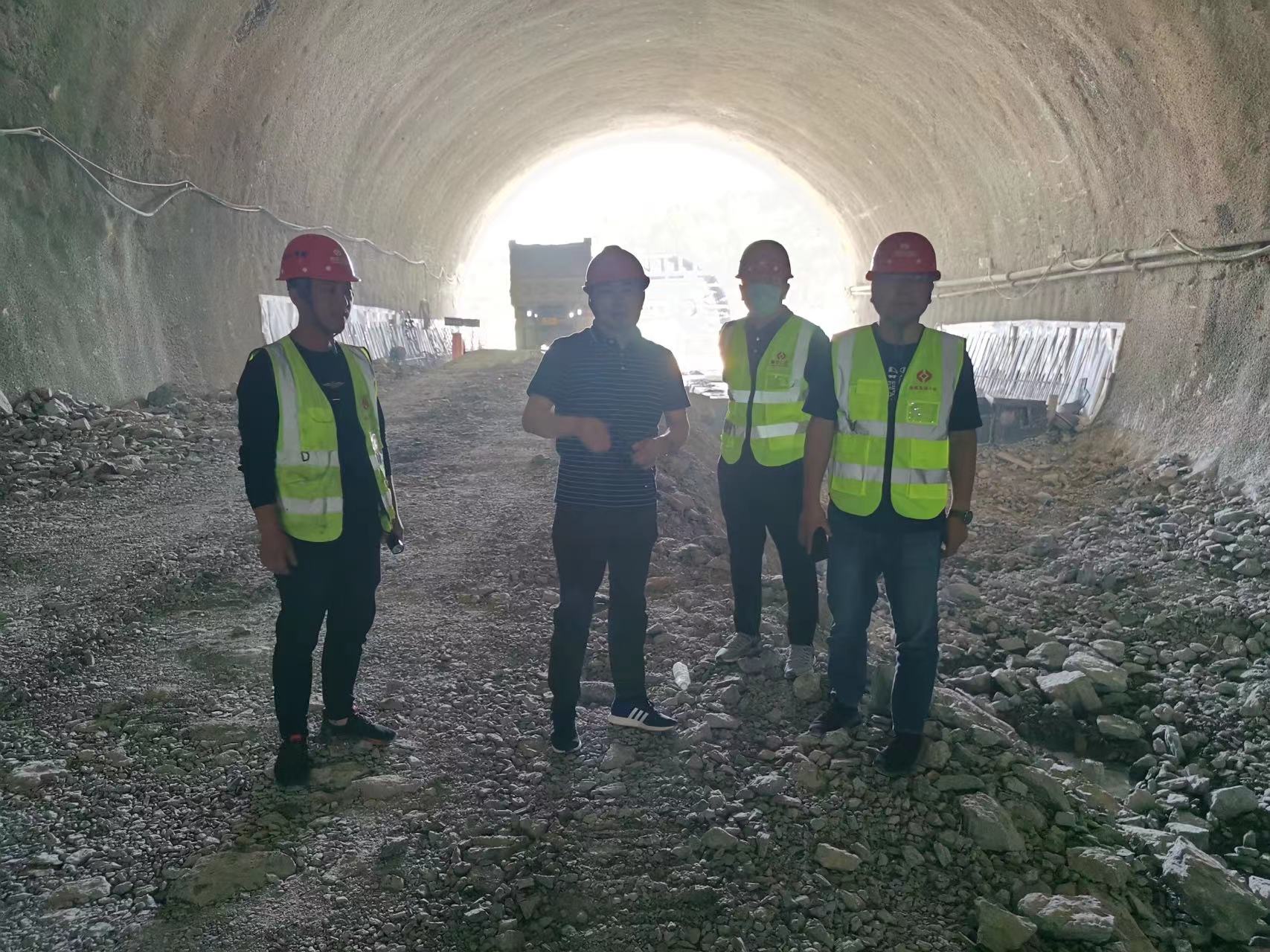 公司對臨臨高速項目展開2022年第二季度安全檢查