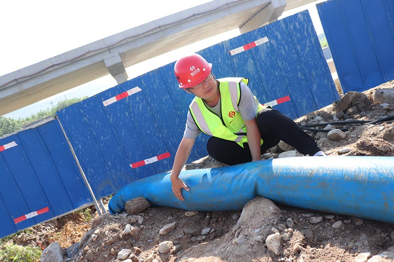 11、利用水泵對(duì)基坑抽水_副本