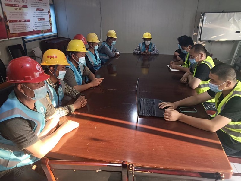 淄川拌合站層層壓實(shí)責(zé)任　持續(xù)推進(jìn)場(chǎng)站安全發(fā)展