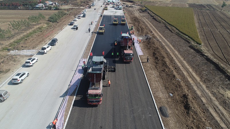 現場攤鋪及碾壓 (2)546w5Z_副本