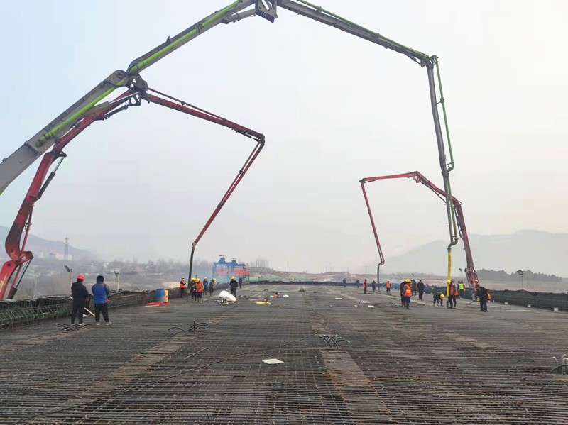 石溝大橋現(xiàn)澆箱梁現(xiàn)場澆筑_副本 石溝大橋現(xiàn)澆箱梁現(xiàn)場澆筑_副本