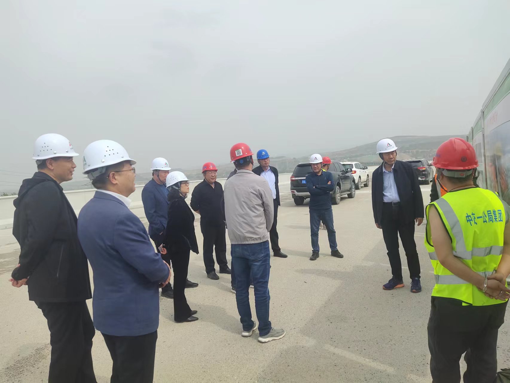 省交通運(yùn)輸廳工程建設(shè)事務(wù)中心蒞臨濟(jì)濰高速四標(biāo)段進(jìn)行綜合督導(dǎo)