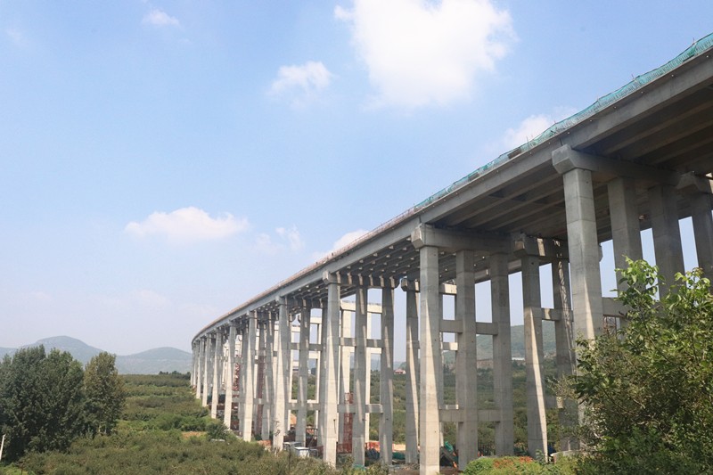 國慶我在崗——臨臨高速建設(shè)團(tuán)隊(duì)擂響戰(zhàn)鼓，掀起建設(shè)新熱潮