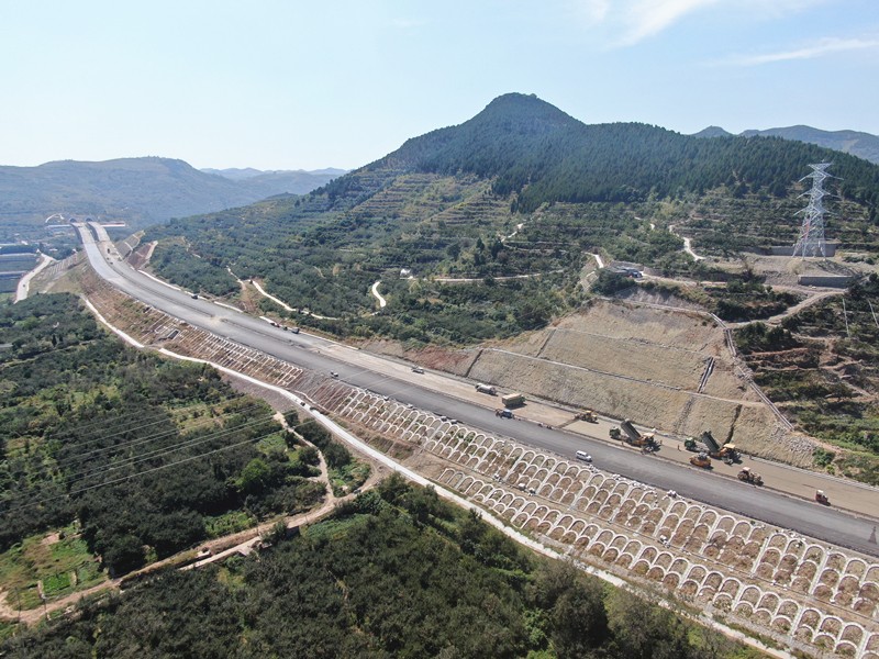 3、韓王崮隧道進口、基層施工、邊坡防護_副本