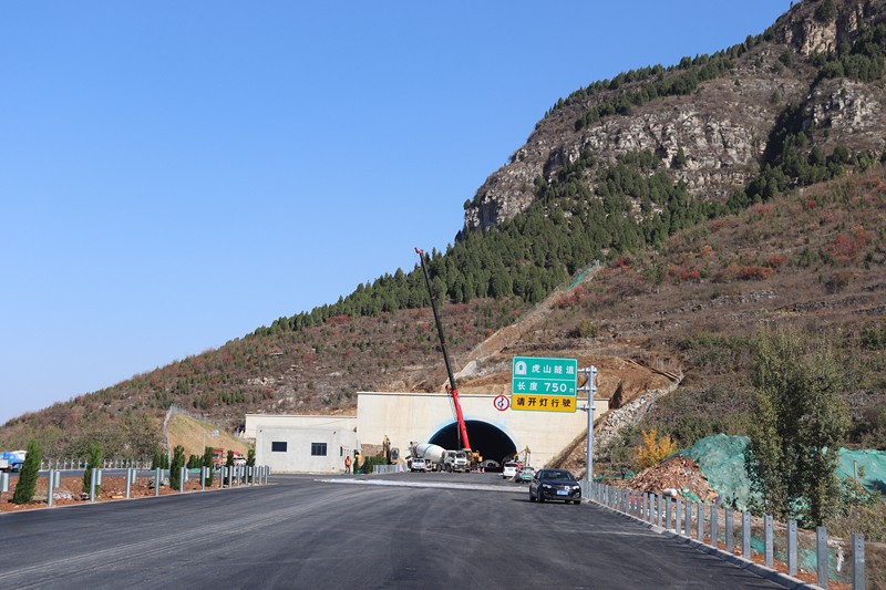 臨臨高速六標(biāo)安全及環(huán)保設(shè)施展開全面施工