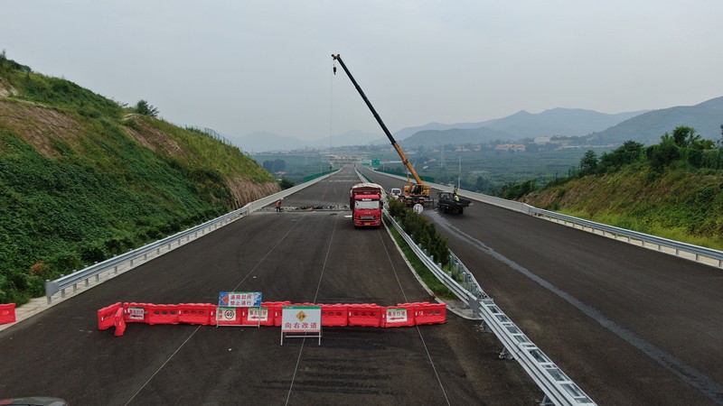 伸縮裝置吊裝_副本 伸縮裝置吊裝_副本