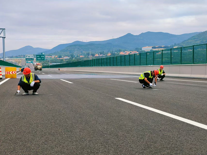 全線徒步（從北到南）路面附著物清理—周仕濤、鄭浩楠、趙嘉澍_副本