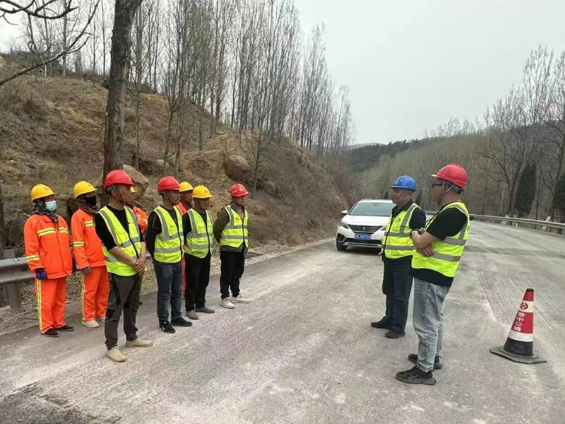 【一提三?！縎232張魯線修復(fù)養(yǎng)護工程項目部積極應(yīng)對大風(fēng)極端天氣預(yù)警