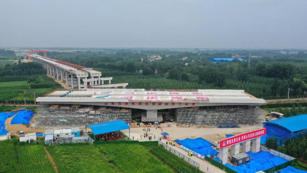 帥！萬噸大橋瀟灑轉(zhuǎn)身