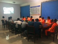 觀看安全警示教育片  樹立安全紅線意識(shí)