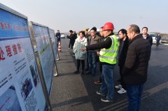 江蘇改擴(kuò)建工程觀摩團(tuán)來我標(biāo)段觀摩改擴(kuò)建施工