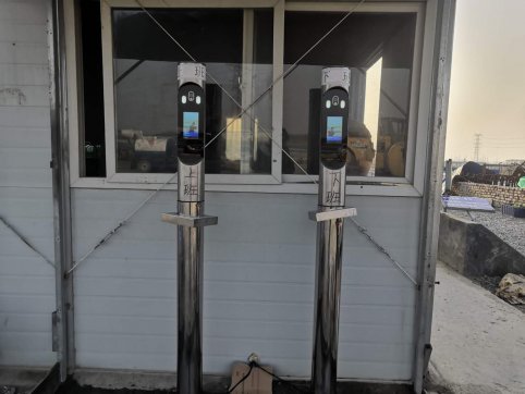 第一工程公司農(nóng)民工打卡機投入使用