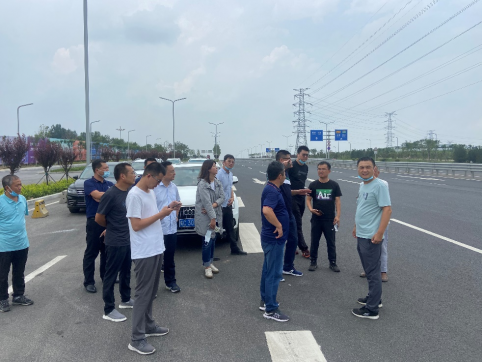 【抓作風(fēng) 創(chuàng)效益】魯山大道―魯泰大道互通立交橋工程、魯山大道拓寬改造工程順利通過交工驗收