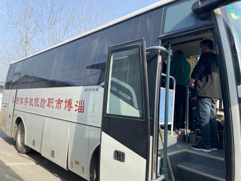 溫馨大巴進(jìn)項(xiàng)目，體檢關(guān)愛暖人心