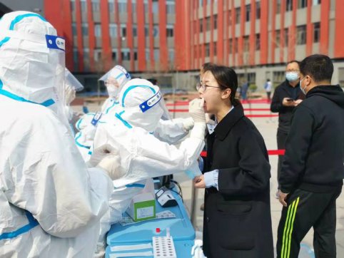 抗擊疫情——致敬最美逆行者！