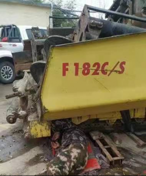 機(jī)械化施工公司對設(shè)備進(jìn)行檢查維修